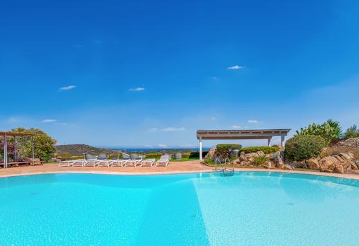 Elegant property with big private garden, panoramic terrace and pool for sale in Sardinia Image 6