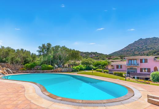 Elegant property with big private garden, panoramic terrace and pool for sale in Sardinia Image 4