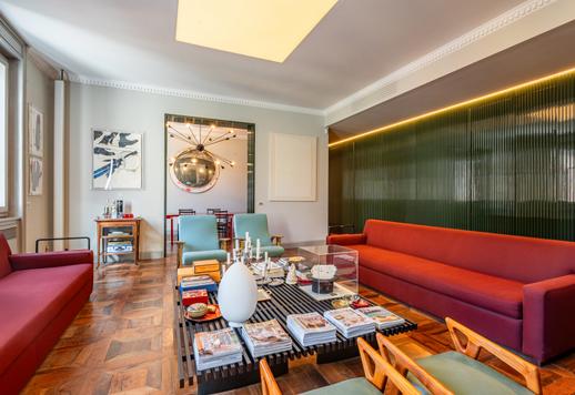 Ten apartament z balkonami, piwnicą i miejscem parkingowym znajduje się w ekskluzywnej uliczce równoległej do Via Monte Napoleone. Image 9