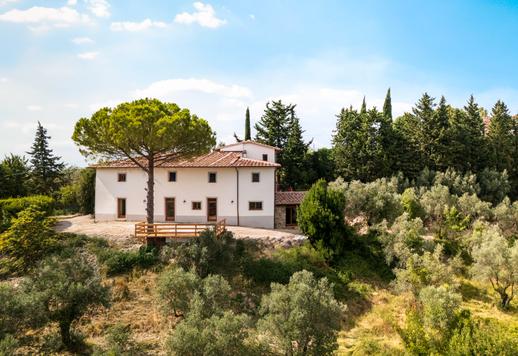 Residenza di lusso ristrutturata con finiture di alto livello e vista sulle colline toscane in vendita a sud di Firenze Image 3