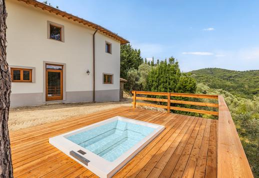 Residenza di lusso ristrutturata con finiture di alto livello e vista sulle colline toscane in vendita a sud di Firenze Image 7