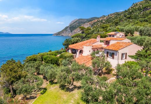 Propriété exclusive avec grandes terrasses et vue sur la mer à vendre sur le Monte Argentario Image 3