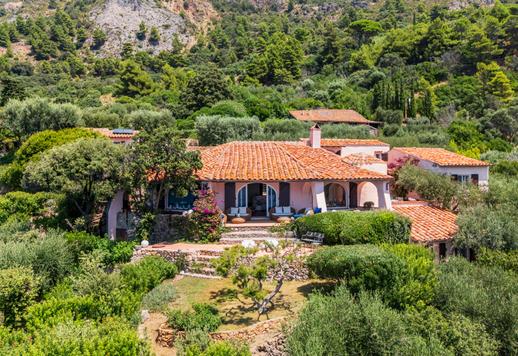 Propriété exclusive avec grandes terrasses et vue sur la mer à vendre sur le Monte Argentario Image 6
