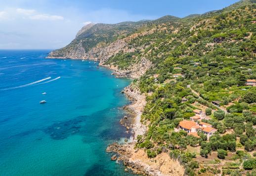 Propriété exclusive avec grandes terrasses et vue sur la mer à vendre sur le Monte Argentario Image 4