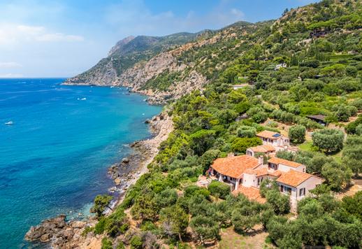 Propriété exclusive avec grandes terrasses et vue sur la mer à vendre sur le Monte Argentario Image 3