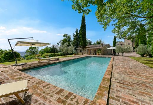 Tenuta con borgo medievale e 27 ettari di oliveto in vendita nelle campagne di Perugia Image 9