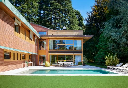 Lenyűgöző modern villa eladó Como megyében: elegancia és magánélet Lombardia szívében. Image 3