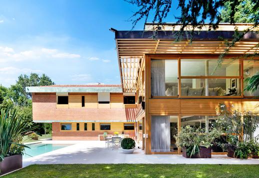 Lenyűgöző modern villa eladó Como megyében: elegancia és magánélet Lombardia szívében. Image 5