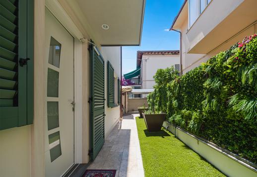 Villa ved sjøen til salgs i Versilia: Energieffektivitet og Domotic-komfort Image 3