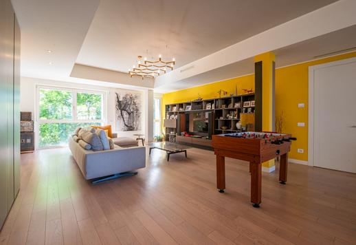 Dans un tout nouveau complexe situé entre Città Studi et Piazzale Dateo, cet appartement à vendre est doté d'un double garage et d'une cave. Image 2