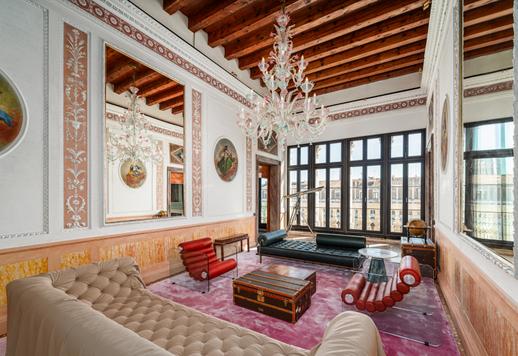 Apartamento finamente renovado con vistas al Gran Canal de Venecia en venta, combinando historia y diseño. Image 9