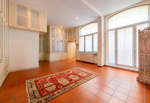 Villetta cittadina di pregio con corte interna e grandi terrazzi in vendita nel cuore di Milano Image 7