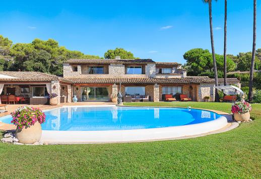 Fransız Rivierası&#39;nda mimar Louis Sorridente tarafından tasarlanan prestijli lüks villa satılık Image 4
