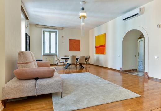 Propriedade de luxo com acabamentos elegantes à venda no coração de Roma Image 3