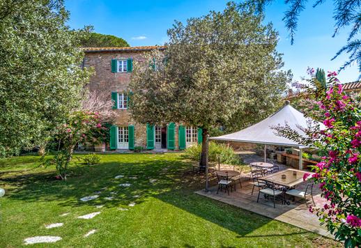 Tuscan farmhouse with pool for sale in Cortona Image 2