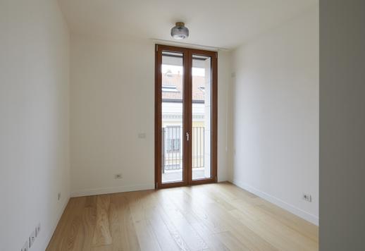 Adiacente a Corso Italia, nel centro di Milano, è in vendita una soluzione moderna con terrazzo, balcone e garage  Image 8