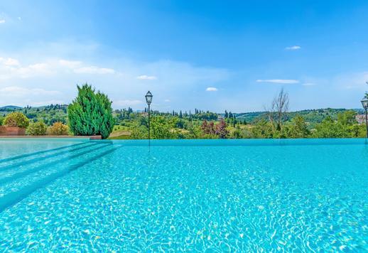 Esclusiva villa del XVII secolo finemente ristrutturata con piscina a sale e 5.000 mq di parco panoramico in vendita a Firenze Image 6