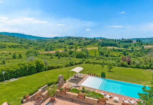 Esclusiva villa del XVII secolo finemente ristrutturata con piscina a sale e 5.000 mq di parco panoramico in vendita a Firenze Image 2