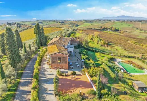 500 m²-es működő parasztház 6 apartmannal Empolese Valdelsa dombjai között Image 1