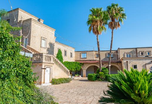 Wohnsitz aus dem 18. Jh. mit Trulli, eingebettet in die grüne Landschaft Apuliens, zu verkaufen Image 8