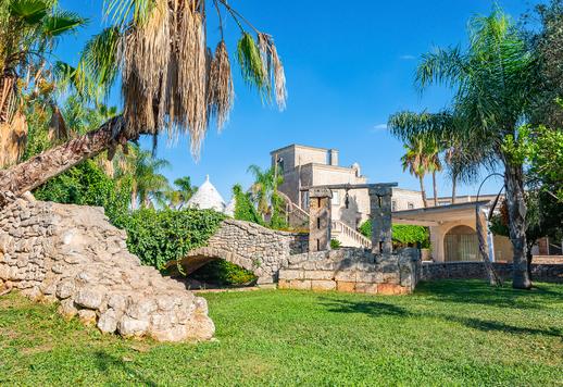 Wohnsitz aus dem 18. Jh. mit Trulli, eingebettet in die grüne Landschaft Apuliens, zu verkaufen Image 7