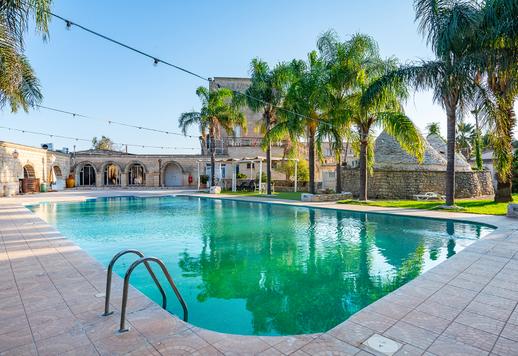 Wohnsitz aus dem 18. Jh. mit Trulli, eingebettet in die grüne Landschaft Apuliens, zu verkaufen Image 5