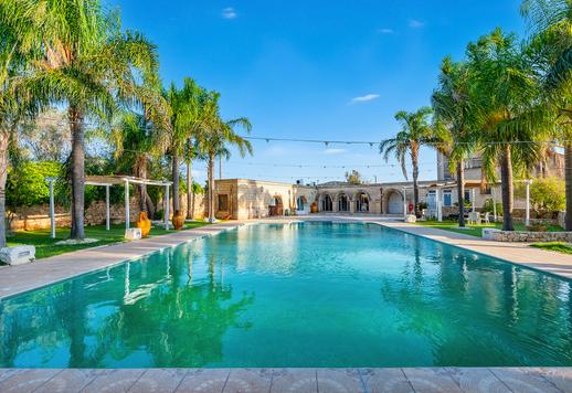 Wohnsitz aus dem 18. Jh. mit Trulli, eingebettet in die grüne Landschaft Apuliens, zu verkaufen Image 4