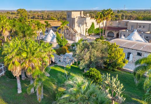 Wohnsitz aus dem 18. Jh. mit Trulli, eingebettet in die grüne Landschaft Apuliens, zu verkaufen Image 3