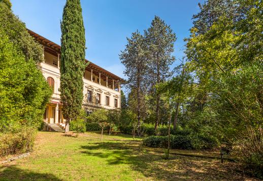 Lussuosa dimora in villa con ampio giardino e vista panoramica sul Duomo in vendita a Firenze Image 3