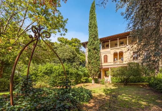Lussuosa dimora in villa con ampio giardino e vista panoramica sul Duomo in vendita a Firenze Image 5