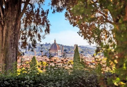 Lussuosa dimora in villa con ampio giardino e vista panoramica sul Duomo in vendita a Firenze Image 1