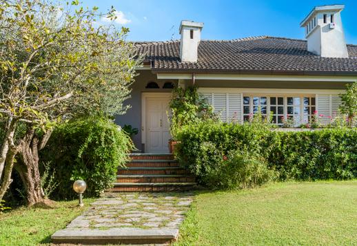 Lenyűgöző villa nagy privát parkkal eladó az exkluzív Versilia régióban Image 9