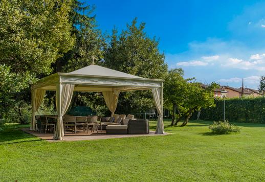 Lenyűgöző villa nagy privát parkkal eladó az exkluzív Versilia régióban Image 4