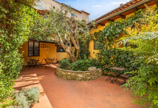 Demeure de charme avec terrasse à vendre dans le quartier de San Frediano à Florence Image 3