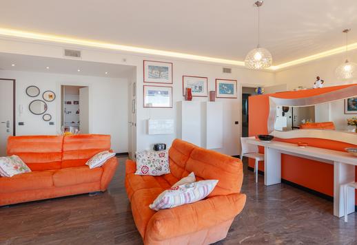 Apartamento de lujo de dos plantas con solárium panorámico en venta en Liguria Image 3