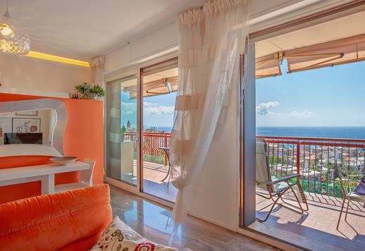 Apartamento de lujo de dos plantas con solárium panorámico en venta en Liguria Image 4