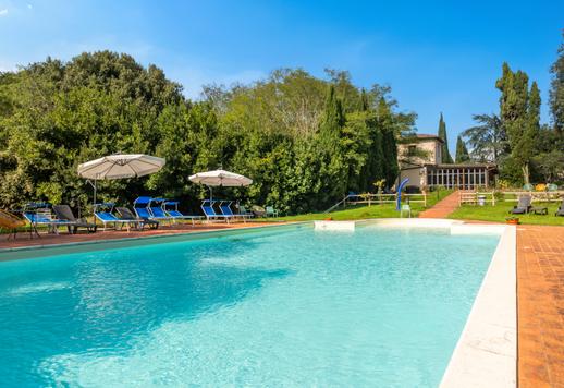 Bájos luxusingatlan 10 apartmannal és egy évszázados parkkal eladó Siena és San Gimignano között Image 4