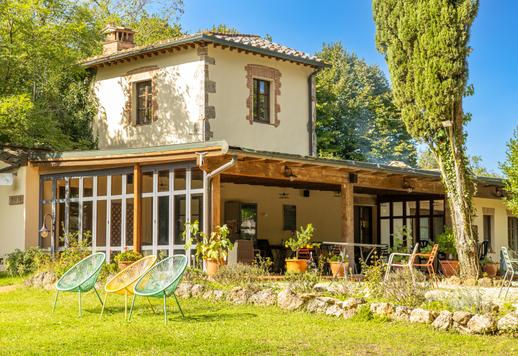Urokliwa luksusowa nieruchomość z 10 apartamentami i wielowiekowym parkiem na sprzedaż pomiędzy Sieną i San Gimignano Image 7