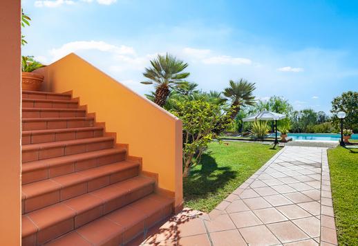 Elegante villa con jardín, terraza panorámica y piscina en venta en San Remo Image 6