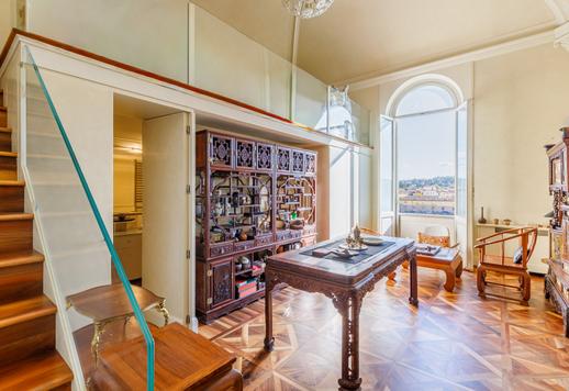 Elegante apartamento de dois andares com terraço e vista panorâmica do rio Arno à venda em Florença Image 8