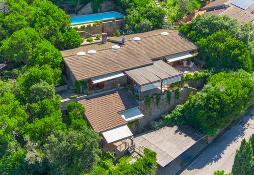 Toskana&#39;da satılık panoramik bahçeli prestijli müstakil villa Image 2