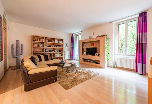 Appartamento di prestigio con terrazza in vendita in centro a Milano Image 1