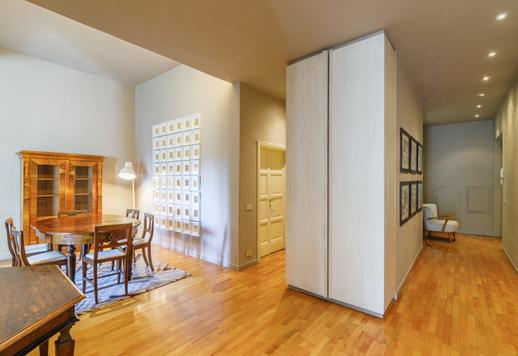 Sjarmerende leilighet med balkong til salgs i en elegant bygning i sentrale Firenze Image 8