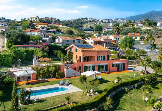 Moradia exclusiva com jardim tropical e piscina à venda na Riviera dei Fiori, na Ligúria Image 6