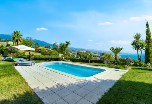 Moradia exclusiva com jardim tropical e piscina à venda na Riviera dei Fiori, na Ligúria Image 4