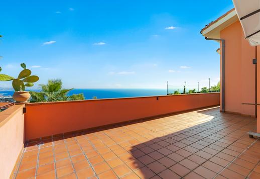 Moradia exclusiva com jardim tropical e piscina à venda na Riviera dei Fiori, na Ligúria Image 8