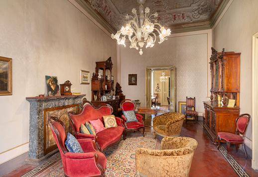 Nel cuore del centro storico di Cremona è in vendita un meraviglioso palazzo di grande fascino e rilevanza storico-artistica Image 5