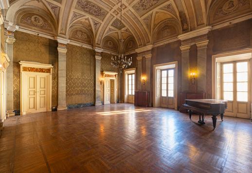 Nel cuore del centro storico di Cremona è in vendita un meraviglioso palazzo di grande fascino e rilevanza storico-artistica Image 1