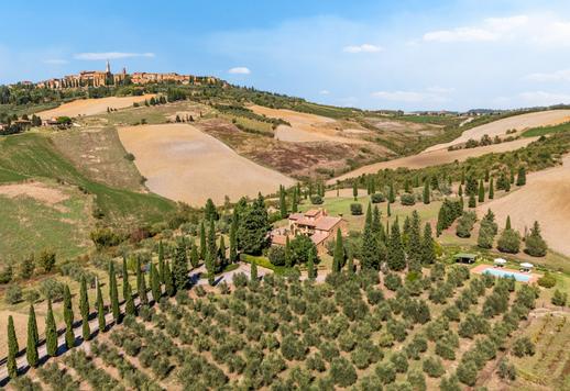 Rustic estate with main villa and guesthouse in the heart of the Val d'Orcia, a UNESCO World Heritage Site Image 2