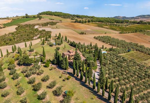 Rustic estate with main villa and guesthouse in the heart of the Val d'Orcia, a UNESCO World Heritage Site Image 3
